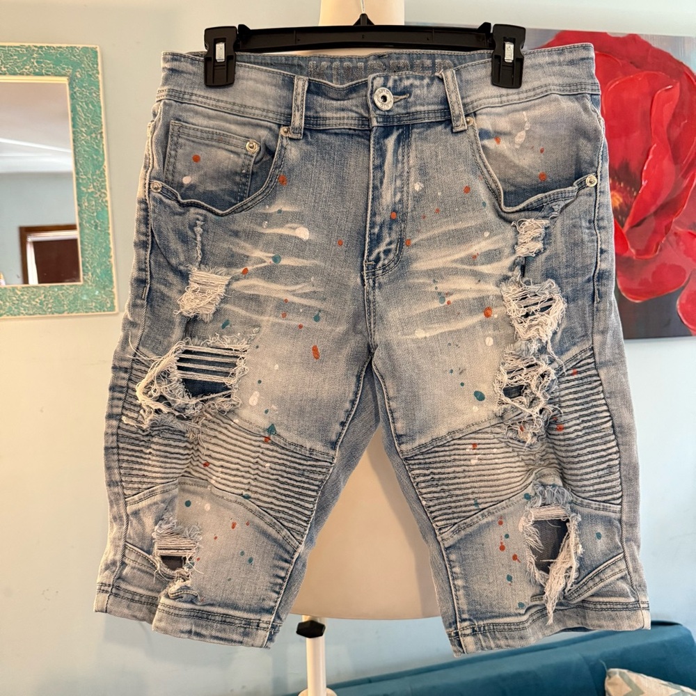 Kindred modern fit blue jean shorts size 32 Splattered Distressed